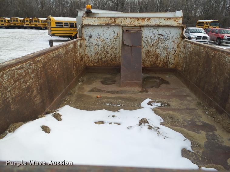 image for item BZ9978 1995 GMC TopKick dump truck