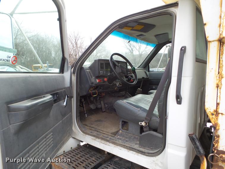 image for item BZ9978 1995 GMC TopKick dump truck