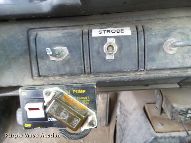 image for item BZ9978 1995 GMC TopKick dump truck