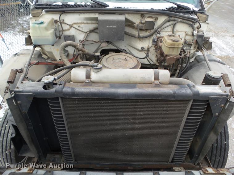 image for item BZ9978 1995 GMC TopKick dump truck