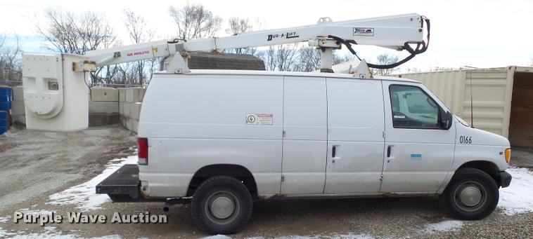 image for item BZ9981 2001 Ford Econoline E350 Super Duty bucket truck