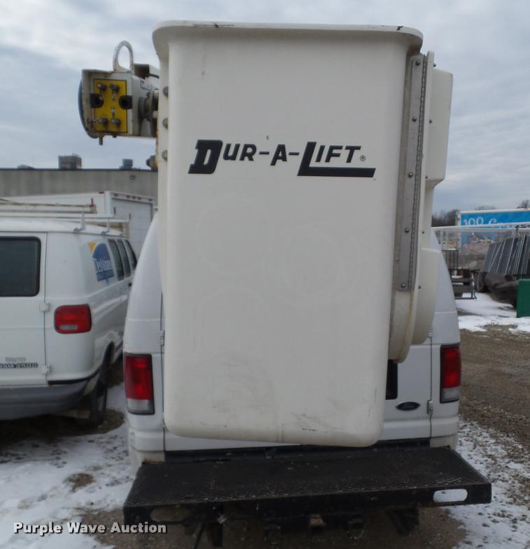 image for item BZ9981 2001 Ford Econoline E350 Super Duty bucket truck