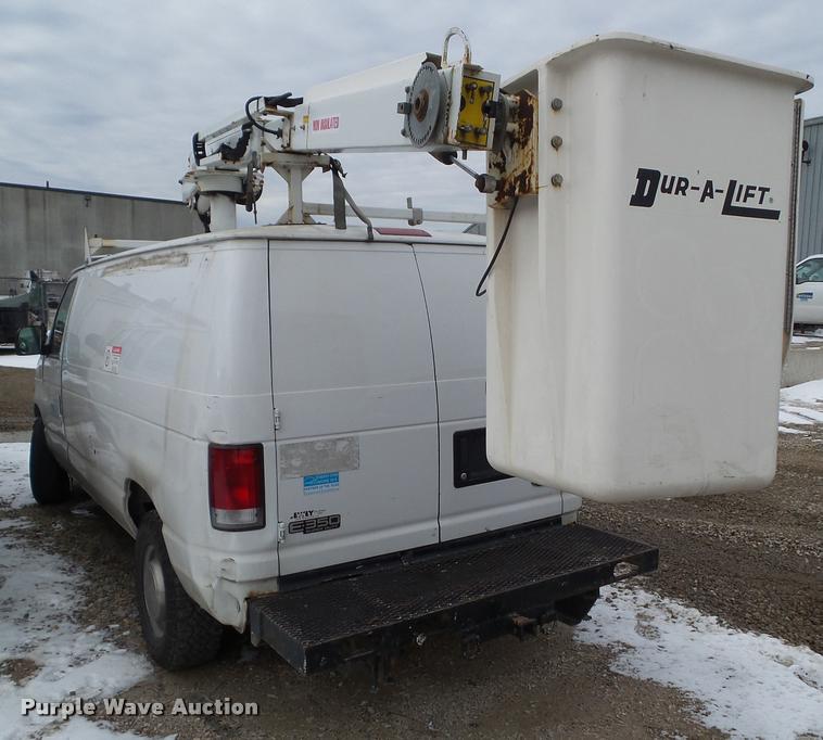 image for item BZ9981 2001 Ford Econoline E350 Super Duty bucket truck