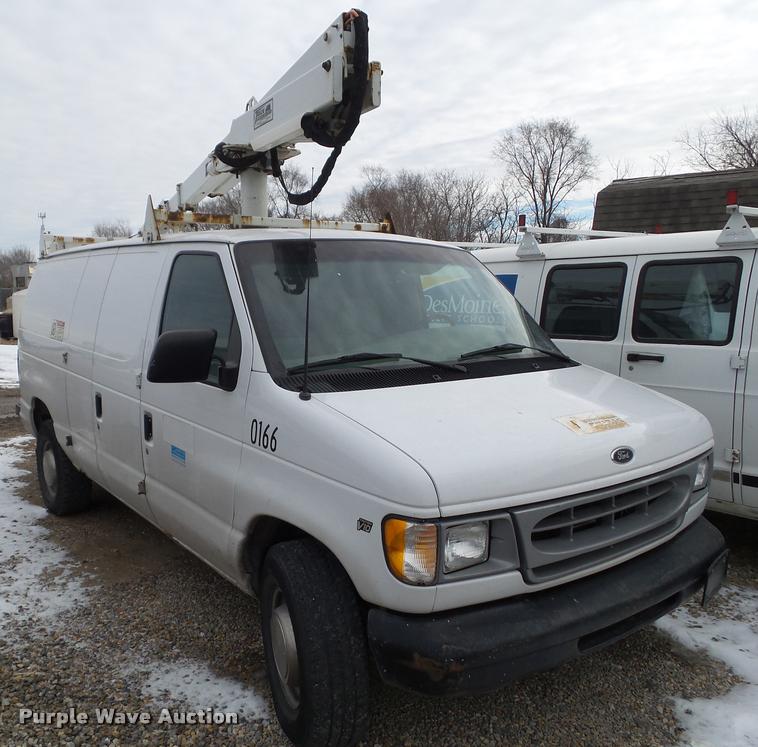image for item BZ9981 2001 Ford Econoline E350 Super Duty bucket truck
