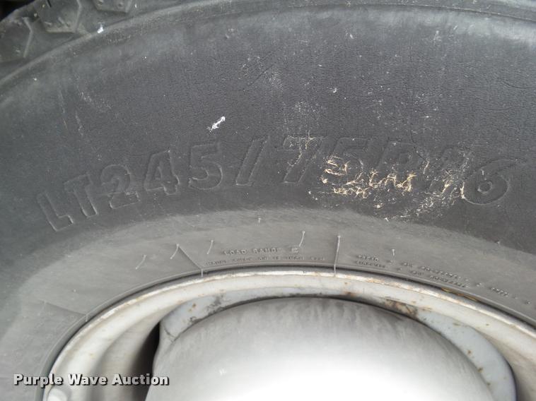 image for item BZ9981 2001 Ford Econoline E350 Super Duty bucket truck