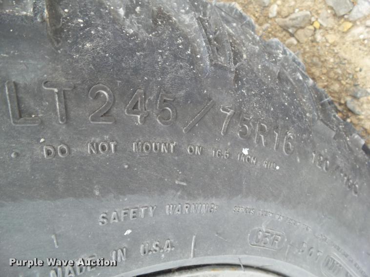 image for item BZ9981 2001 Ford Econoline E350 Super Duty bucket truck