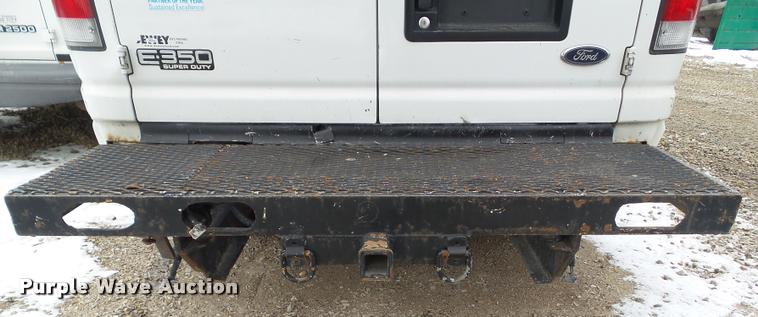 image for item BZ9981 2001 Ford Econoline E350 Super Duty bucket truck