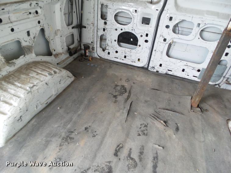 image for item BZ9981 2001 Ford Econoline E350 Super Duty bucket truck