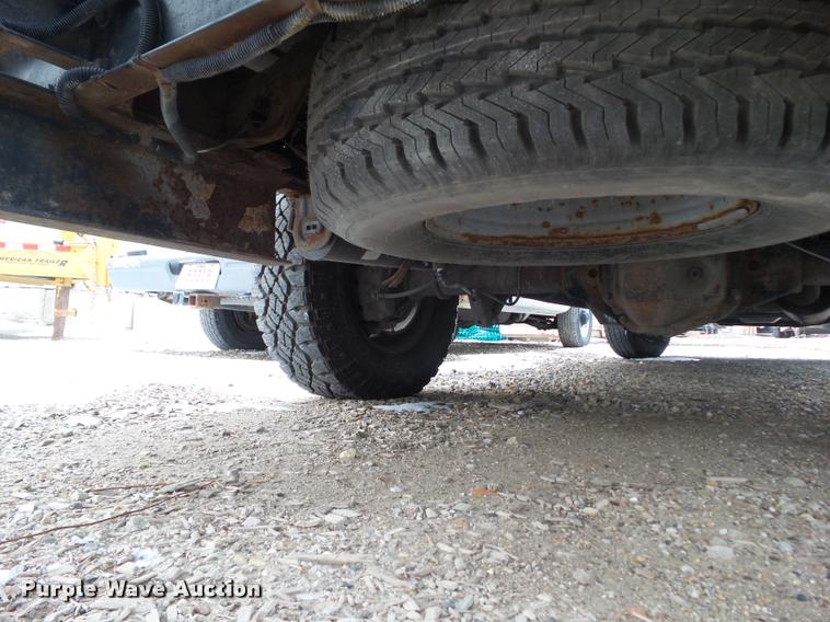 image for item BZ9981 2001 Ford Econoline E350 Super Duty bucket truck