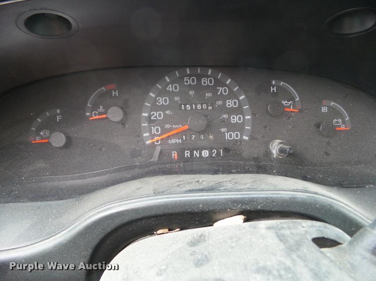 image for item BZ9981 2001 Ford Econoline E350 Super Duty bucket truck