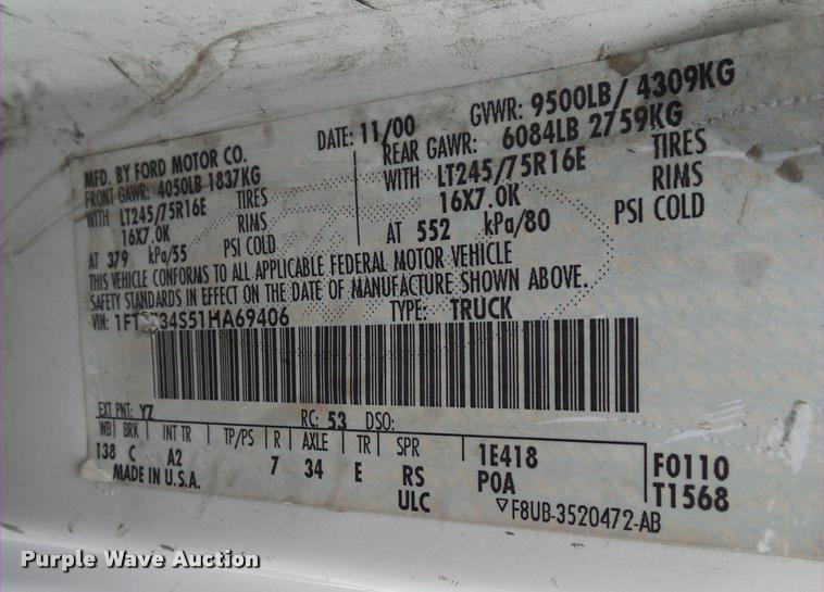 image for item BZ9981 2001 Ford Econoline E350 Super Duty bucket truck