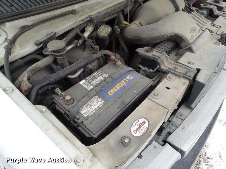 image for item BZ9981 2001 Ford Econoline E350 Super Duty bucket truck