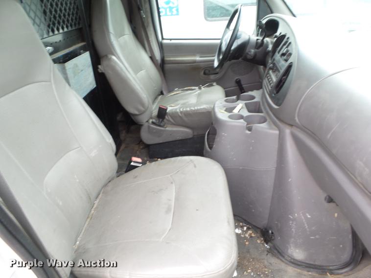 image for item BZ9981 2001 Ford Econoline E350 Super Duty bucket truck