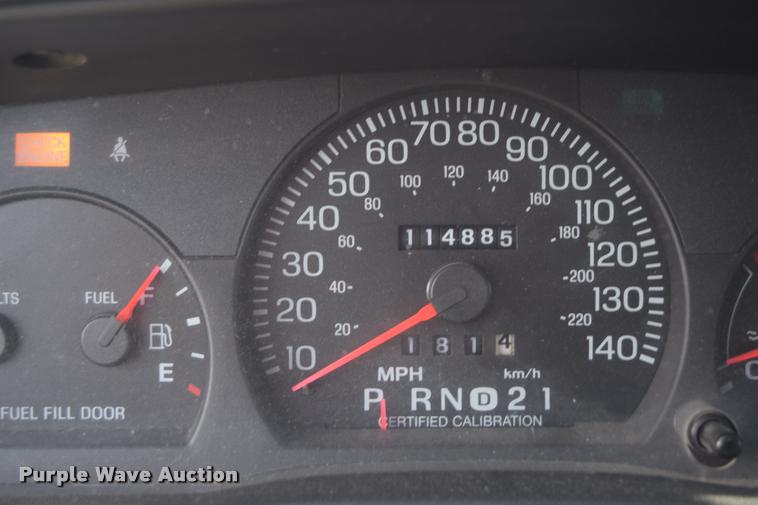 image for item CB9069 2004 Ford Crown Victoria Police Interceptor