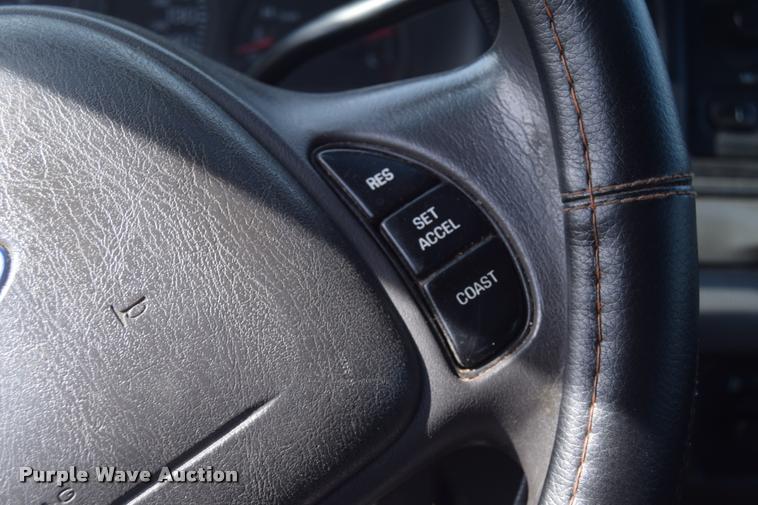 image for item CB9069 2004 Ford Crown Victoria Police Interceptor