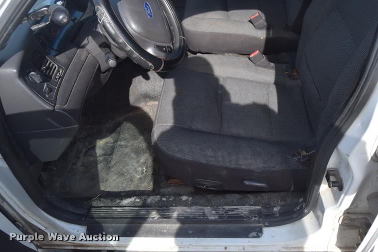 image for item CB9069 2004 Ford Crown Victoria Police Interceptor