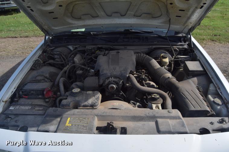 image for item CB9069 2004 Ford Crown Victoria Police Interceptor