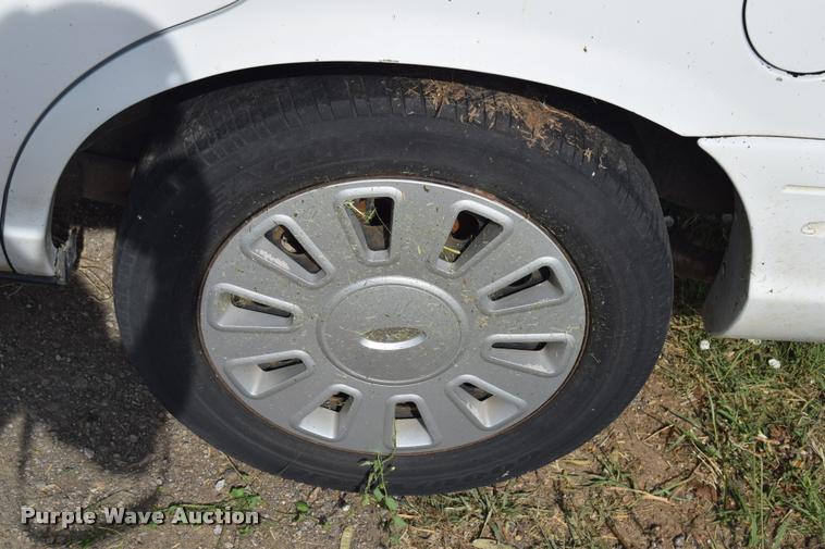 image for item CB9069 2004 Ford Crown Victoria Police Interceptor