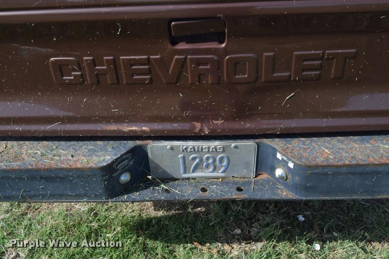 image for item CB9070 1988 Chevrolet S10 pickup truck