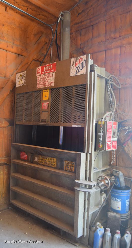 image for item CB9072 Piqua HD2200 baler/compactor