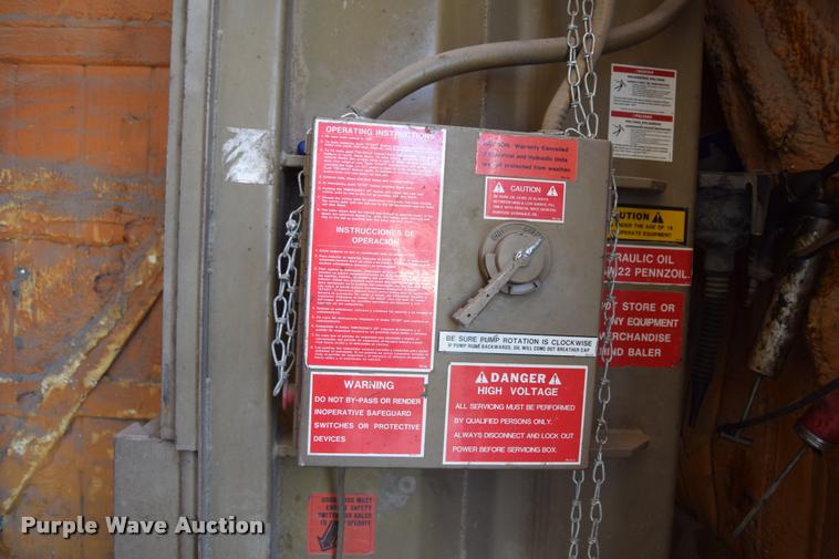 image for item CB9072 Piqua HD2200 baler/compactor