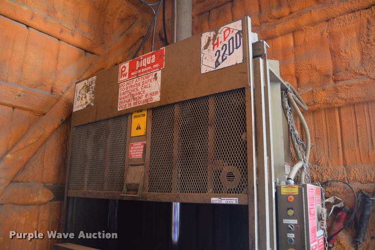 image for item CB9072 Piqua HD2200 baler/compactor