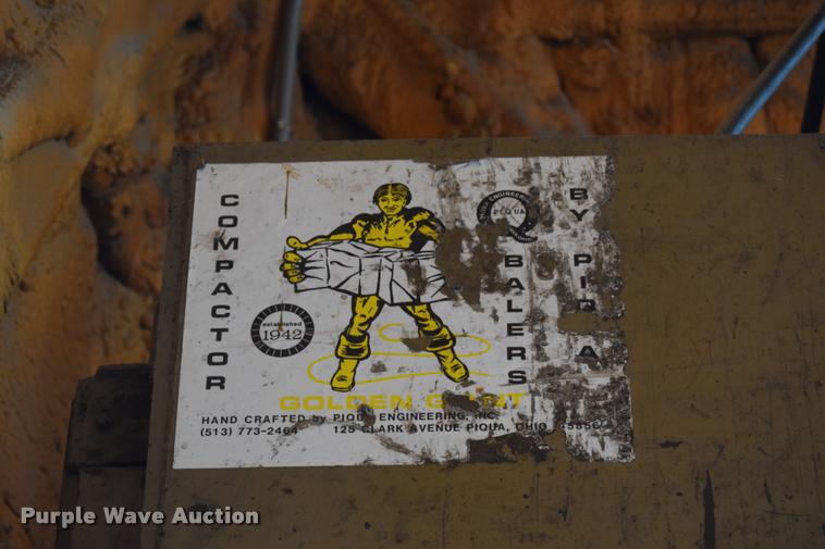 image for item CB9072 Piqua HD2200 baler/compactor