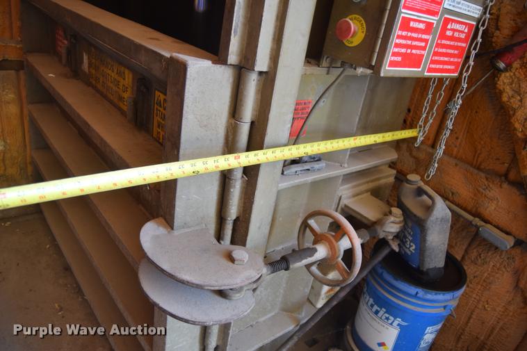 image for item CB9072 Piqua HD2200 baler/compactor