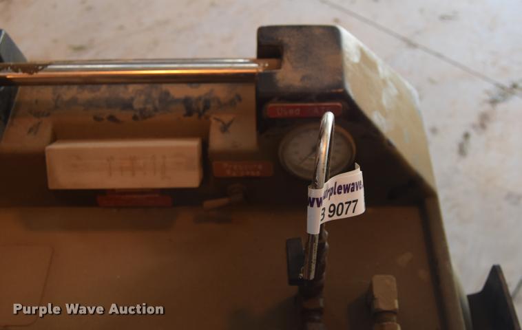 image for item CB9077 BG PF5 flush machine