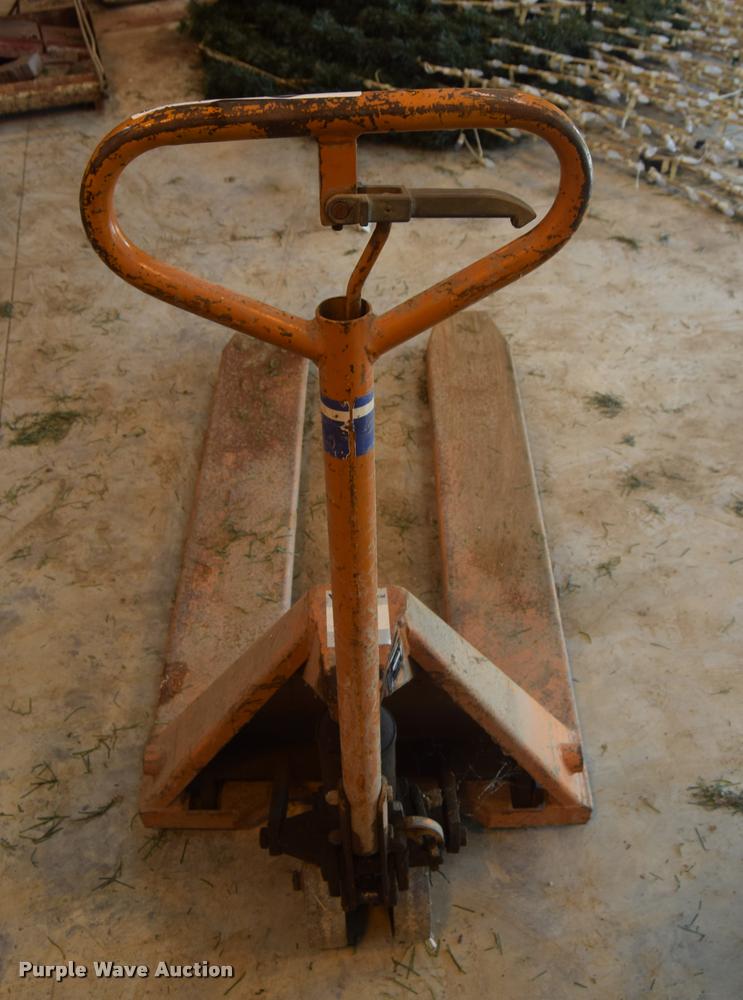 image for item CB9082 Yale pallet jack