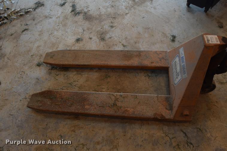 image for item CB9082 Yale pallet jack