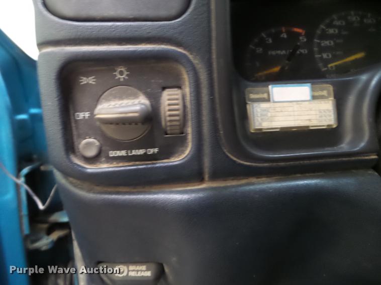 image for item CB9755 1995 Chevrolet 2500 pickup truck