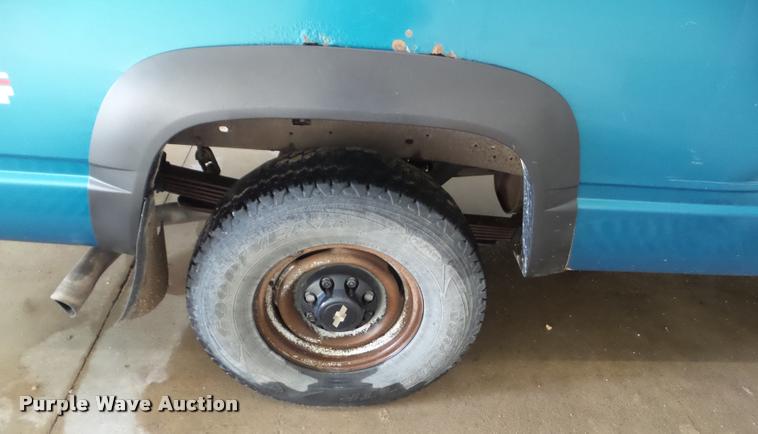 image for item CB9756 1998 Chevrolet 2500 pickup truck