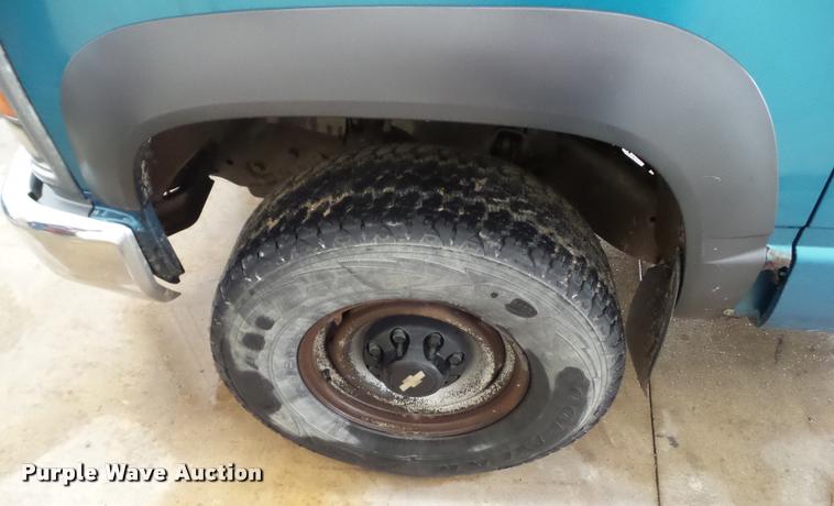 image for item CB9756 1998 Chevrolet 2500 pickup truck