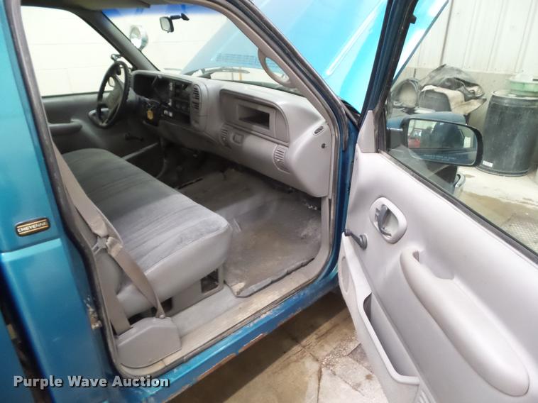 image for item CB9756 1998 Chevrolet 2500 pickup truck