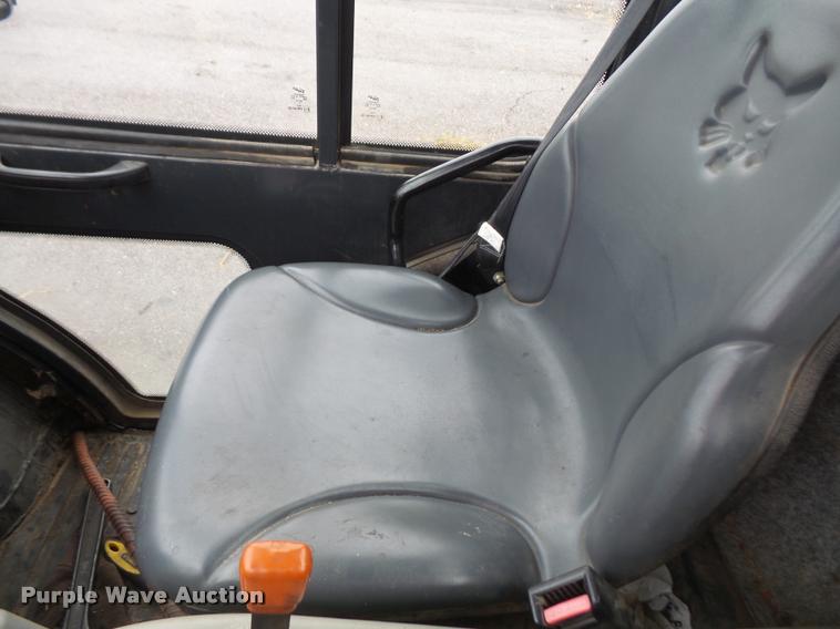 image for item DA3764 2005 Bobcat Toolcat 5600 utility work machine