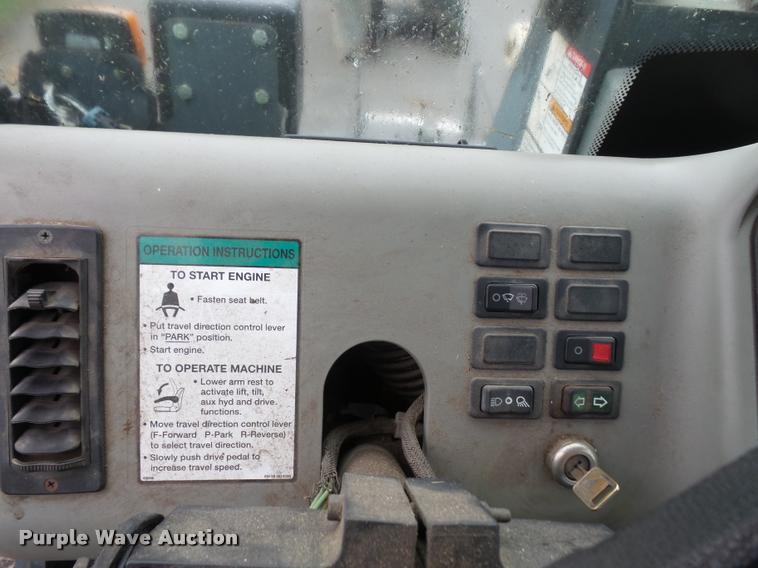 image for item DA3764 2005 Bobcat Toolcat 5600 utility work machine