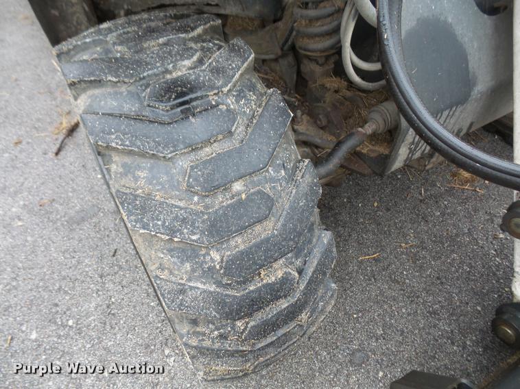 image for item DA3764 2005 Bobcat Toolcat 5600 utility work machine