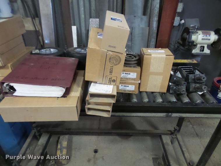 image for item DA3764 2005 Bobcat Toolcat 5600 utility work machine