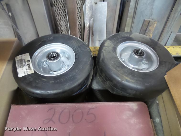 image for item DA3764 2005 Bobcat Toolcat 5600 utility work machine