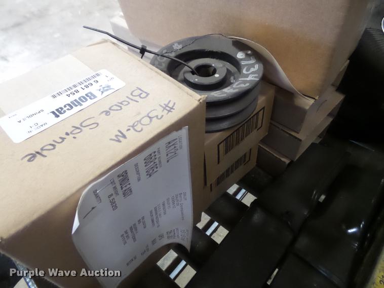 image for item DA3764 2005 Bobcat Toolcat 5600 utility work machine