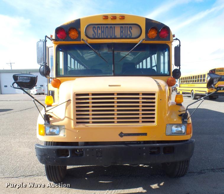 image for item DA5240 1995 International 3800 school bus