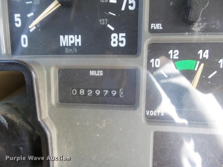 image for item DA5240 1995 International 3800 school bus