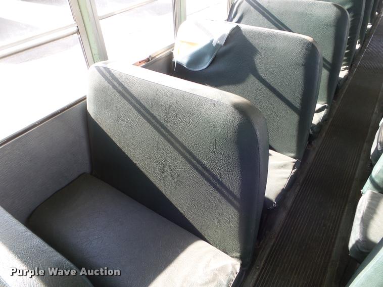 image for item DA5240 1995 International 3800 school bus