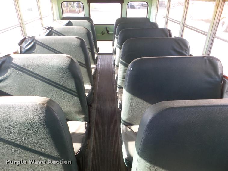 image for item DA5240 1995 International 3800 school bus