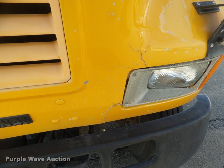 image for item DA5240 1995 International 3800 school bus