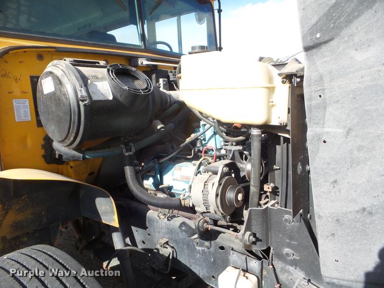 image for item DA5240 1995 International 3800 school bus