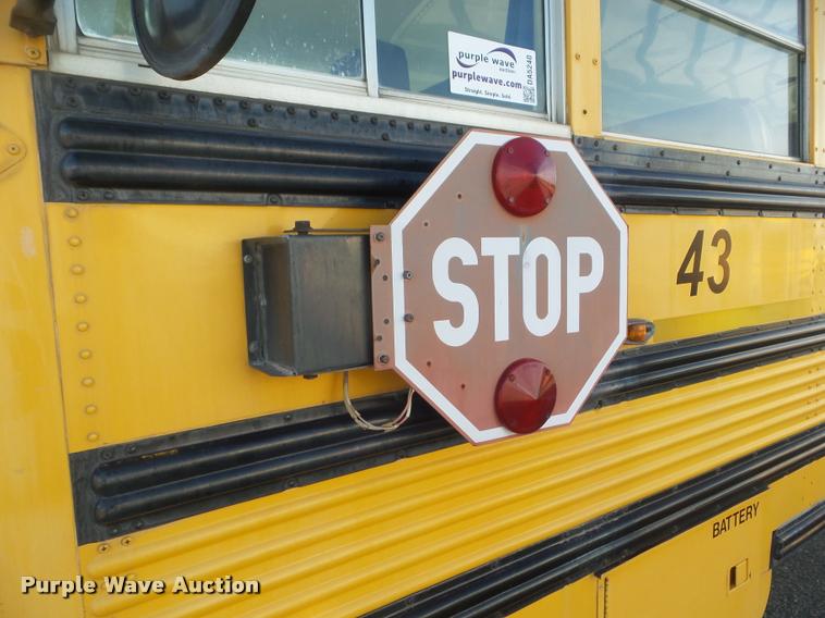 image for item DA5240 1995 International 3800 school bus