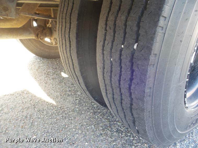 image for item DA5240 1995 International 3800 school bus