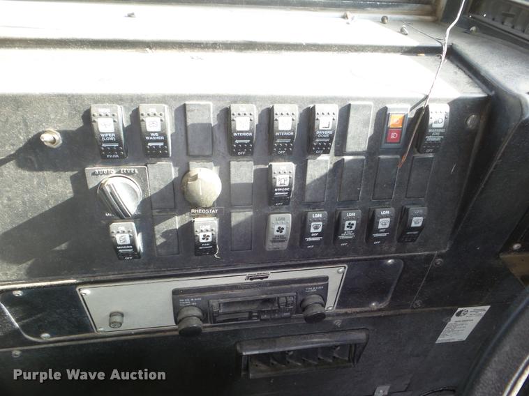 image for item DA5242 1997 Ford B800 school bus